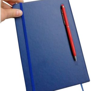 מחברת A5 ממחוזרת עם כריכת עור ומקום מגנטי לעט